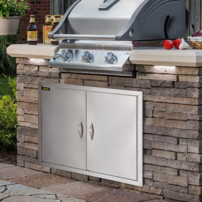 VEVOR Puerta de La Cocina Al Aire Libre Puerta de BBQ 31X24 Pulgadas Con Estante de Acero Inoxidable Perfecto para Cocinas Al Aire Libre y Condiciones Climáticas Llueva o Truene